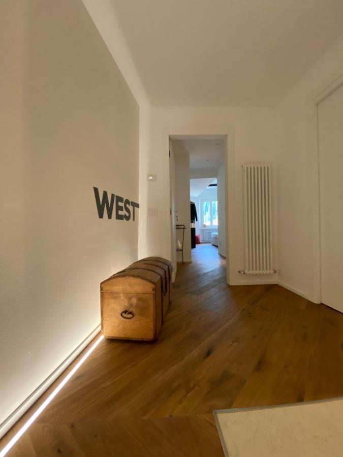 East West Room อาร์โก ภายนอก รูปภาพ